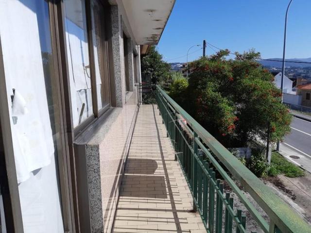 Edificio en venta en Vigo photo 0