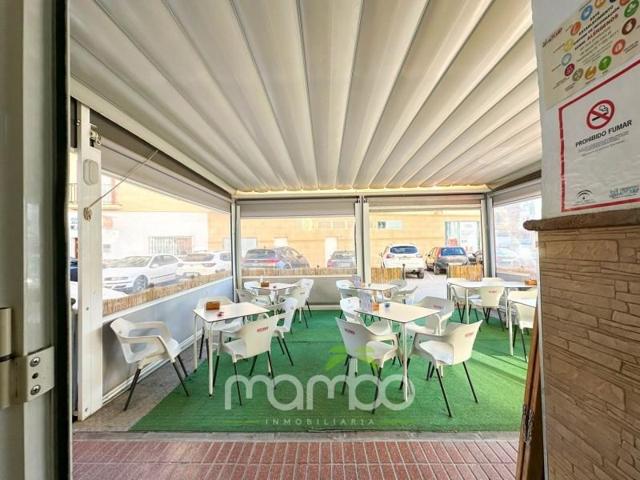 Local comercial en venta en Caleta de Vélez, Puerto photo 0