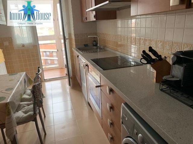 Piso en venta en Albacete, Feria photo 0