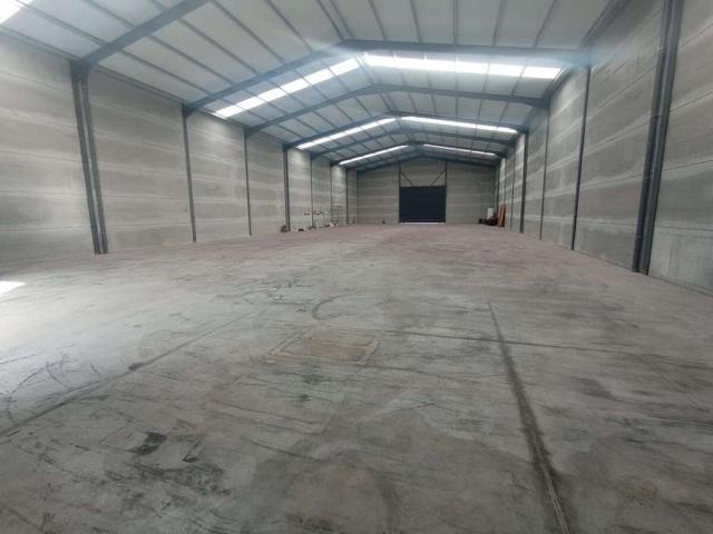 Local comercial en venta en Valdepeñas, Polígono Entrecaminos photo 0