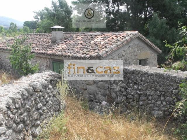 Chalet en venta en Candeleda photo 0