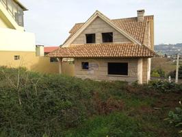 Casa con terreno en venta en Vigo, Beade photo 0