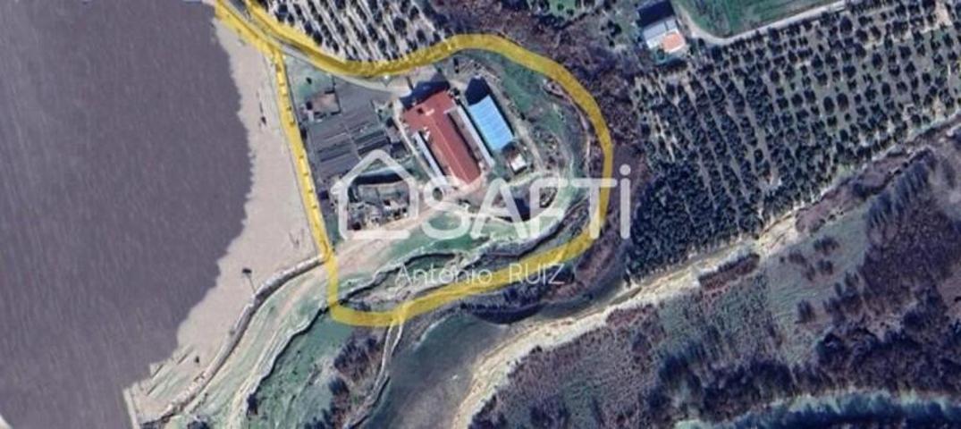 Local comercial en venta en Úbeda photo 0