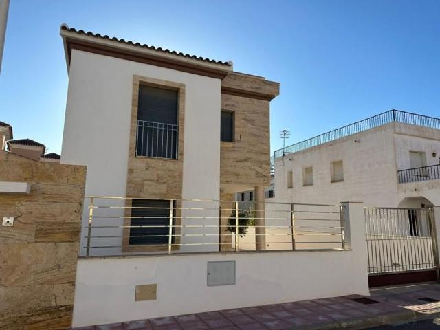 Adosada en venta en Cuevas del Almanzora photo 0