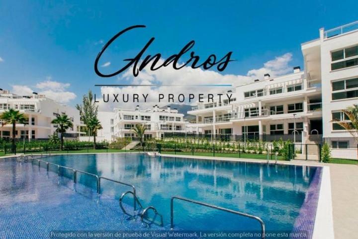 Apartamento en venta en Benahavís, Benahavís photo 0