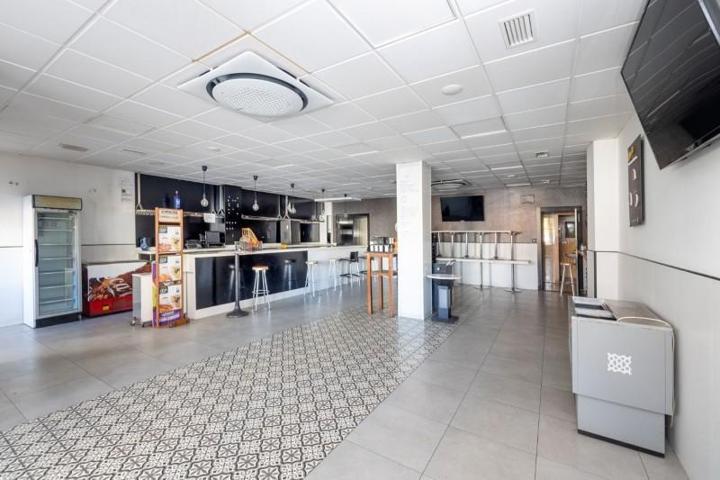 Local comercial en venta en Ogíjares, CENTRO OGÍJARES photo 0