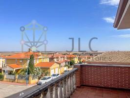 Chalet en venta en Torrejón del Rey photo 0