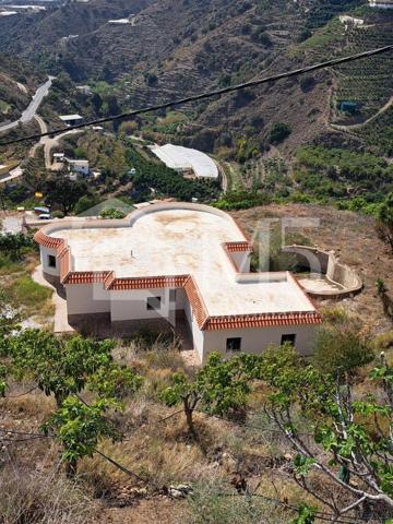 Casa con terreno en venta en Sayalonga photo 0