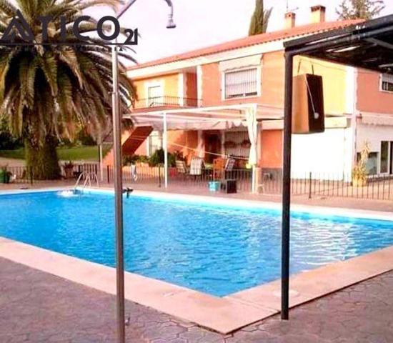 Chalet en venta en Badajoz, Dehesilla de Calamon photo 0