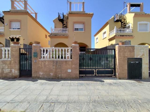 Chalet en venta en Torrevieja, Aguas Nuevas photo 0