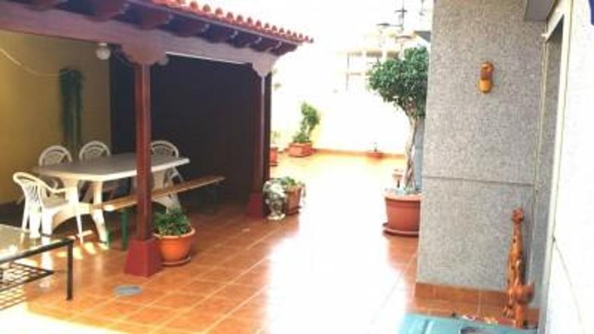 Piso en venta en Arona, Los Cristianos photo 0