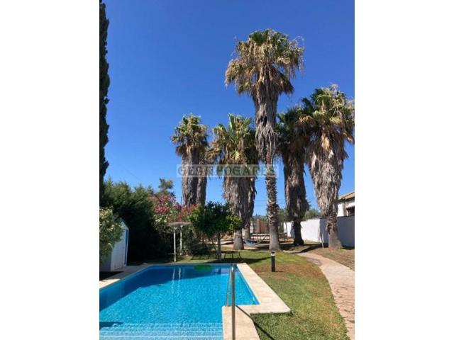 Chalet en venta en Chiclana de la Frontera photo 0