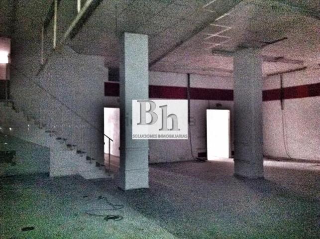 Local comercial en venta en Málaga, Cruz del Humilladero - Los Tilos photo 0