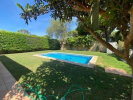 Chalet en venta en Chiclana de la Frontera, Las Lagunas - Campano photo 0