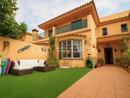 Adosada en venta en Chiclana de la Frontera, El campito photo 0