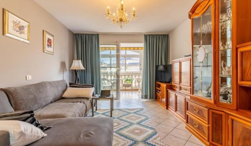 Piso en venta en Arona photo 0