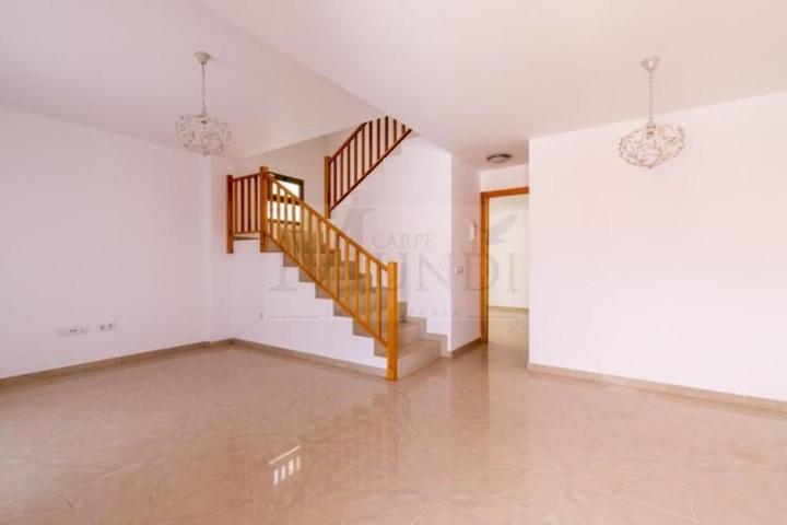 Adosada en venta en Puerto del Rosario photo 0