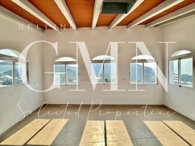 Chalet en venta en Callosa d'En Sarria, Alicante photo 0