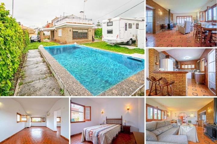 Chalet en venta en Salteras, Salteras photo 0