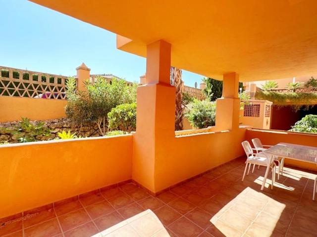 Apartamento en venta en Benahavís, El Paraíso photo 0