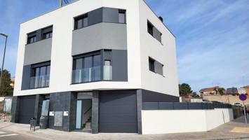 Adosada en venta en Tàrrega, Tàrrega photo 0