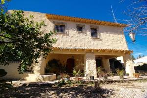 Chalet en venta en Polop, Centro photo 0