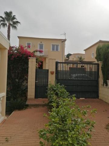 Chalet en venta en La Nucia, Chula vista photo 0