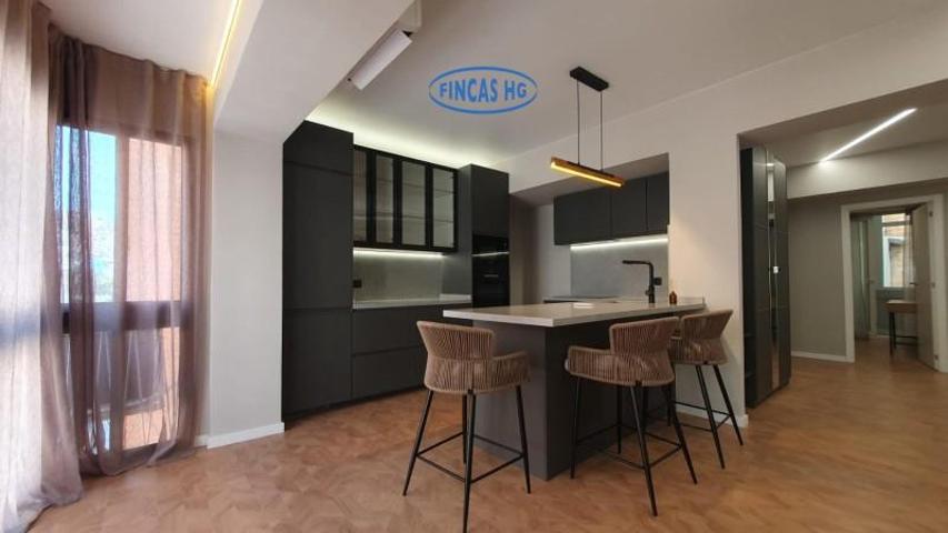 Piso en venta en Alicante, Centro photo 0