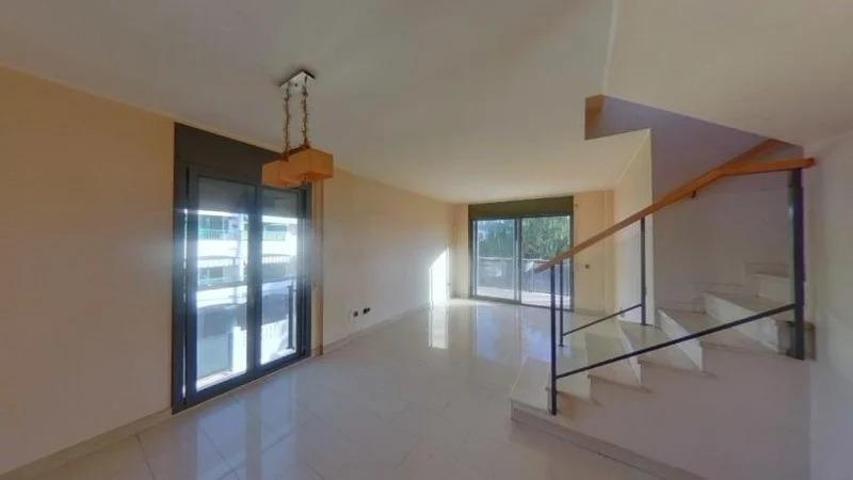 Duplex en venta en Torredembarra, CENTRE photo 0