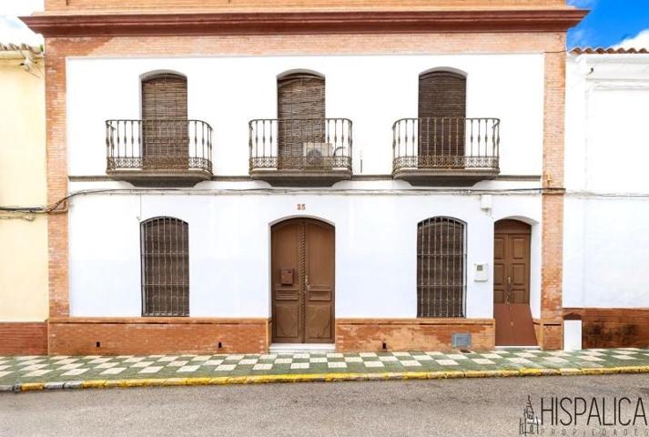 Adosada en venta en Carrión de los Céspedes, Aljarafe photo 0