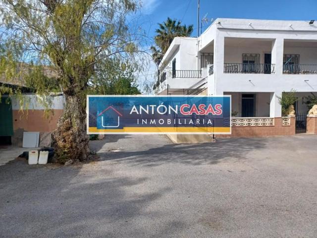 Chalet en venta en Elda, Campo alto photo 0