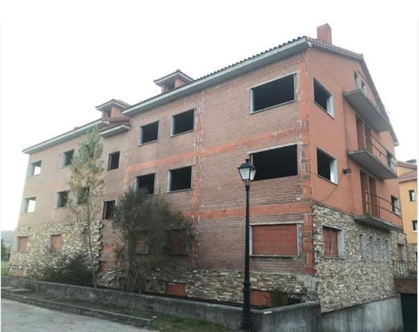 Edificio en venta en Boñar, Boñar photo 0