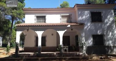 Chalet en venta en Albacete, Pinares del Júcar photo 0