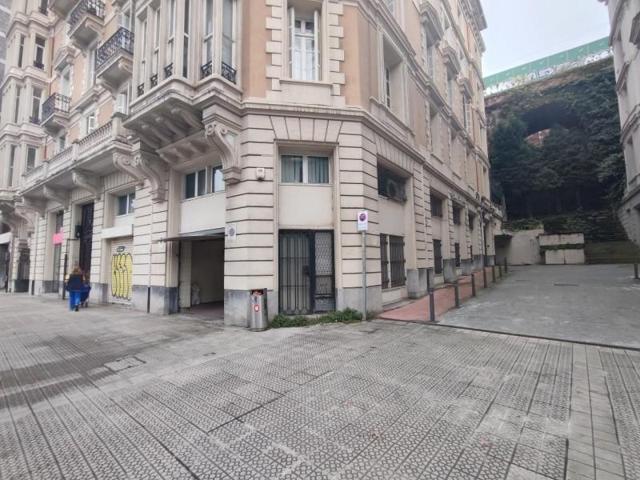 Local comercial en venta en Bilbao, Campo Volantin photo 0