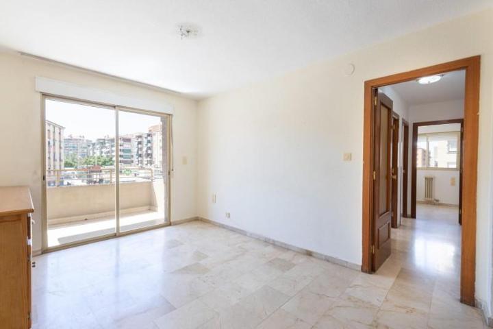 Piso en venta en Granada, Alhamar photo 0