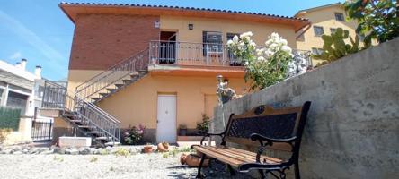 Adosada en venta en Balenyá photo 0