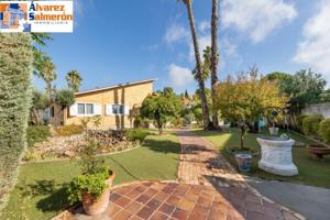 Chalet en venta en Albolote, Parque del cubillas photo 0