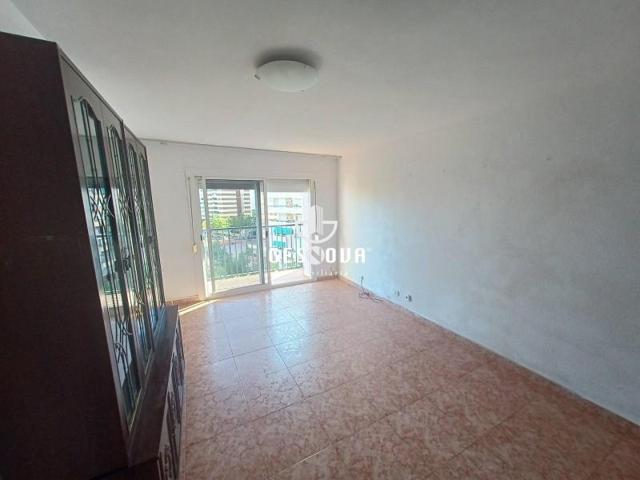 Piso en venta en L'Hospitalet de Llobregat, Can Serra photo 0