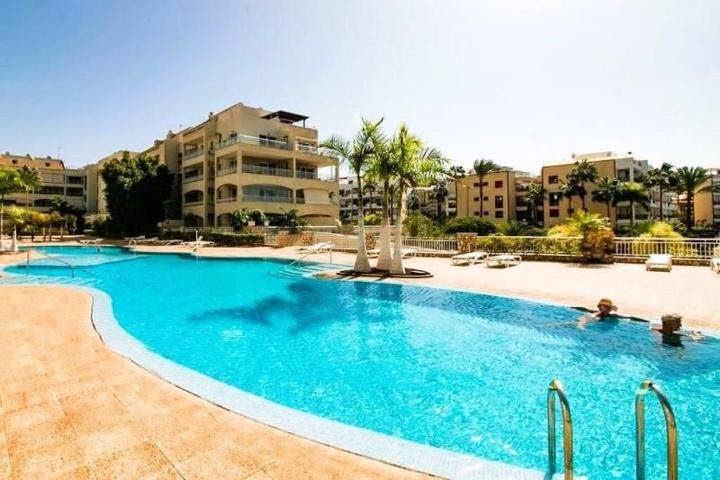 Apartamento en venta en Arona, Palm Mar photo 0