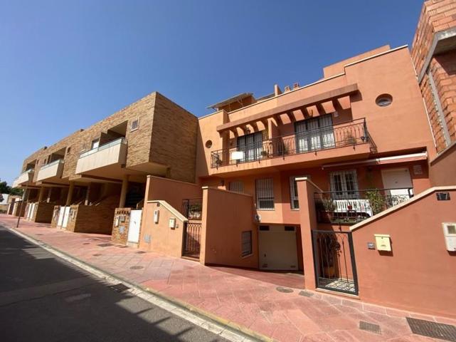 Casa en venta en Almería, Alcampo photo 0