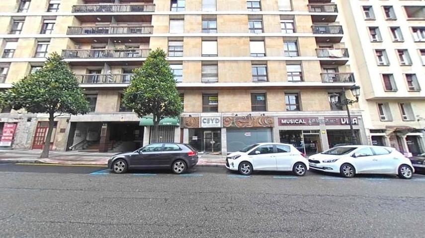 Local comercial en venta en Oviedo, Centro photo 0