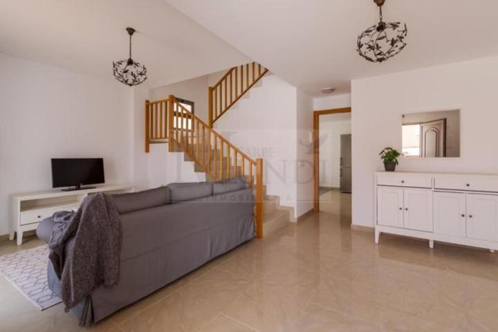 Adosada en venta en Puerto del Rosario photo 0