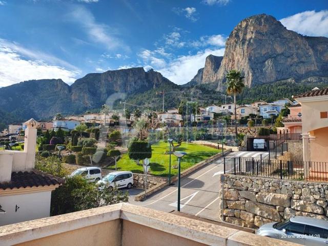 Casa en venta en Polop photo 0