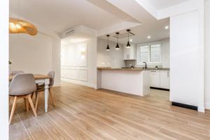 Piso en venta en Granada, Centro photo 0