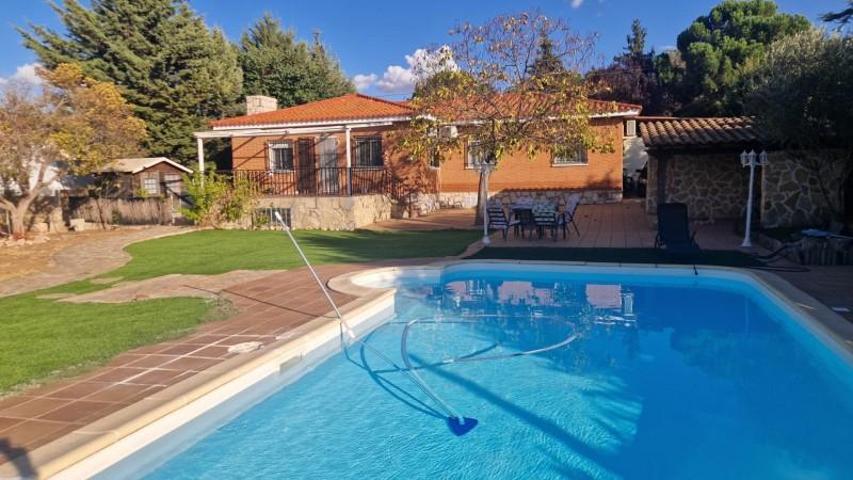 Chalet en venta en Nuevo Baztán, Eurovillas photo 0