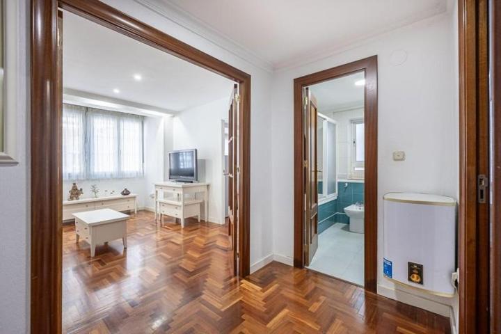 Piso en venta en Granada, Pajaritos photo 0