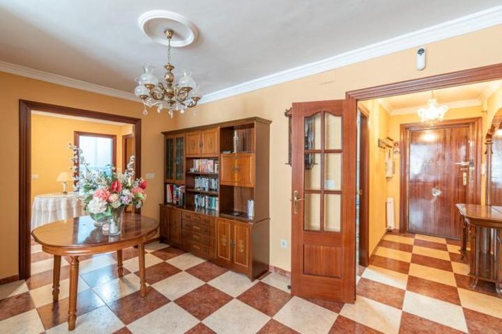 Piso en venta en Granada, Arabial photo 0