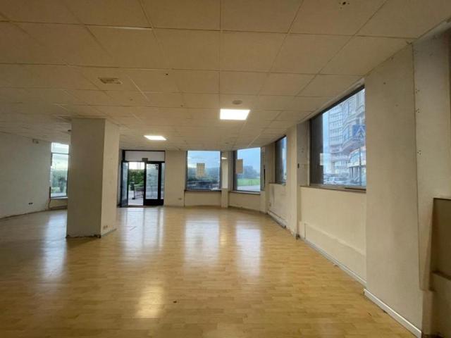 Local comercial en venta en A Coruña, Avenida Linares Rivas, 57, 15005 photo 0
