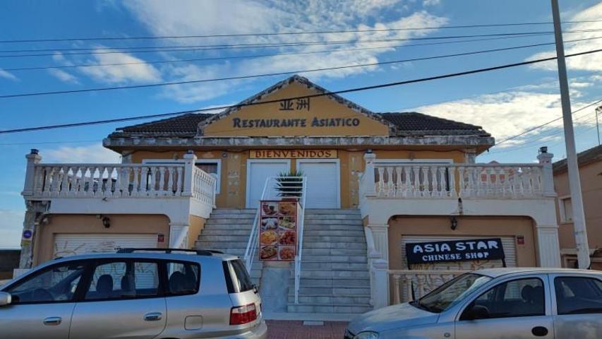 Local comercial en venta en Torrevieja, La Mata photo 0