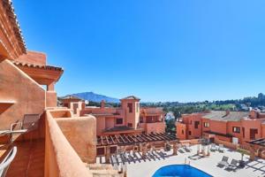 Apartamento en venta en Benahavís, Cortés photo 0